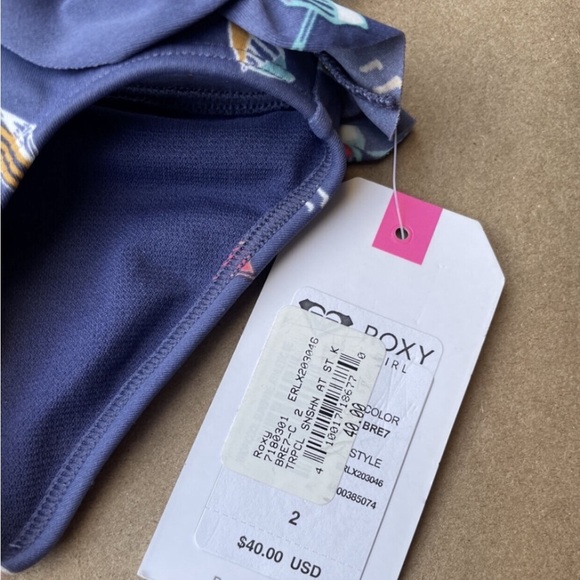 Roxy Blue Bikini NWT Fun Prints Set
🆕NEW ROXY Girl Bikini Size 2 - Picture 3 of 4